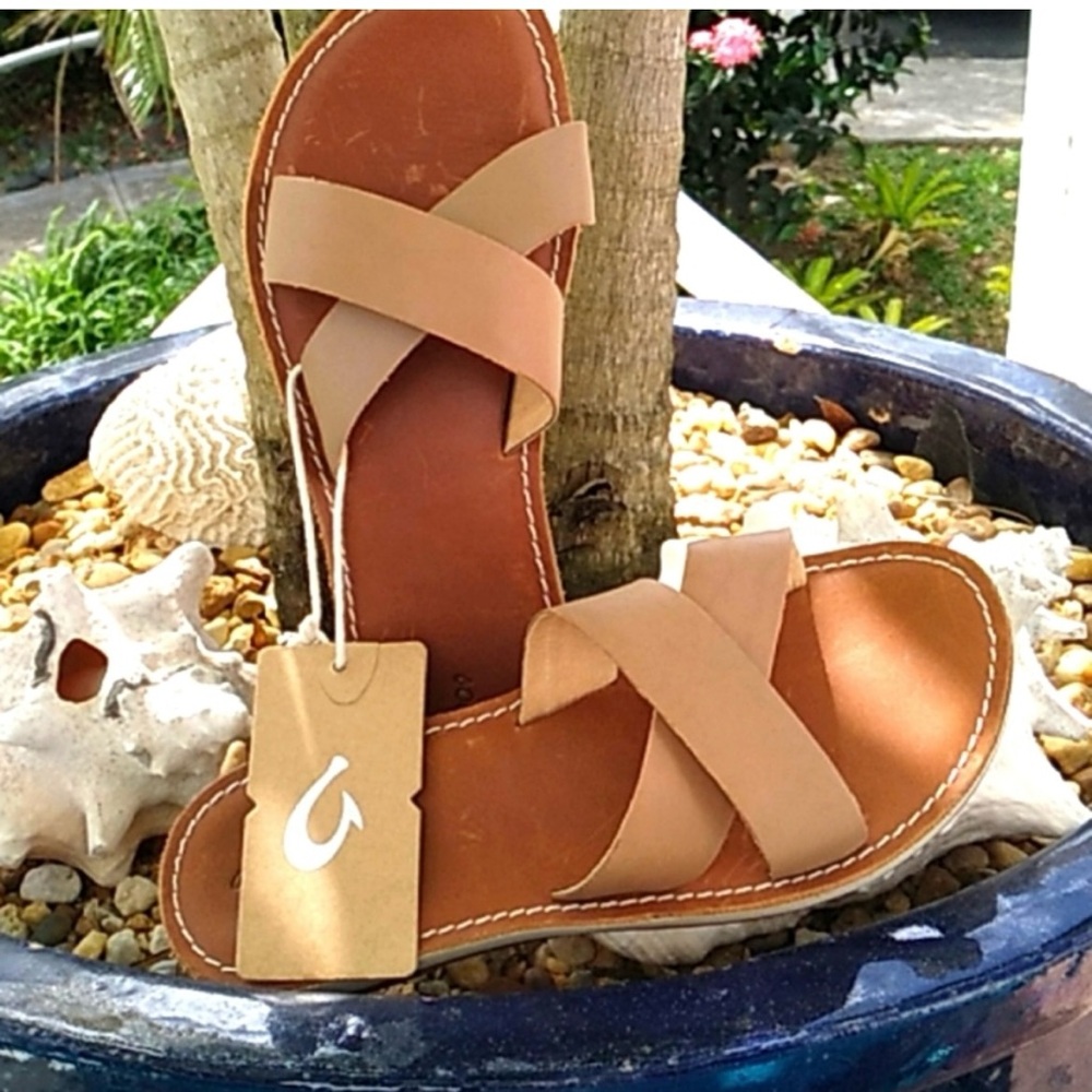 Olukai Ke’a Leather Slide Sandals in tan size 7W